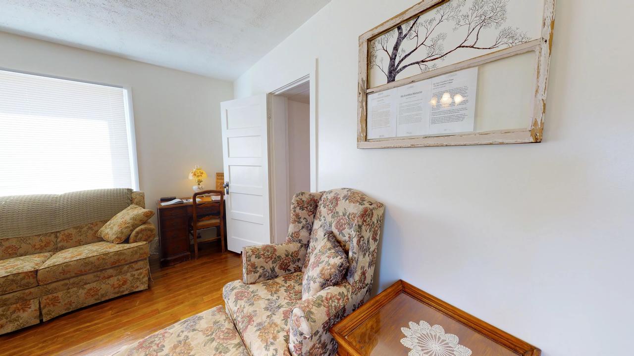 Hot Tub And Grandma'S Cottage, Charming And Nostalgic Blanding Bagian luar foto